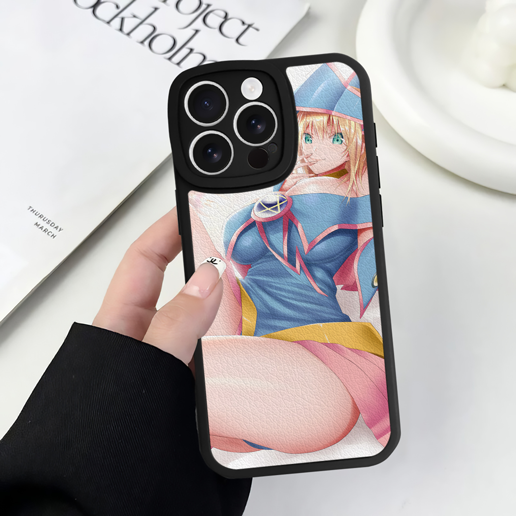 （画像用） 遊☆戯☆王 Yu-Gi-Oh! 【iPhone 16シリーズ対応】シリコンスマホケース（レザー調） 材質：シリコン